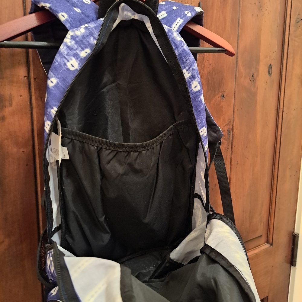 Large Quicksilver backpack. - Picture 4 of 4